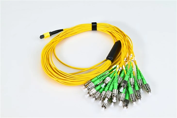 Šviesolaidinis laidas Mtp į Fc Apc 3,0 mm geltonas 24 branduolių