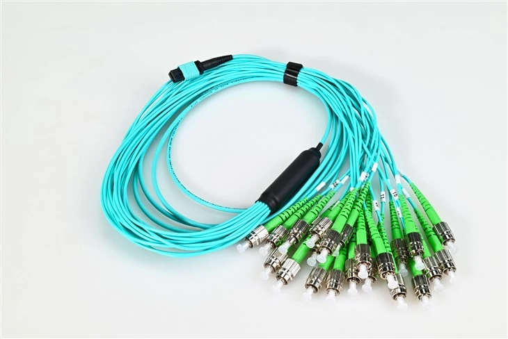Šviesolaidinis laidas Mtp į Fc Apc 24gysl. Om{1}}mm