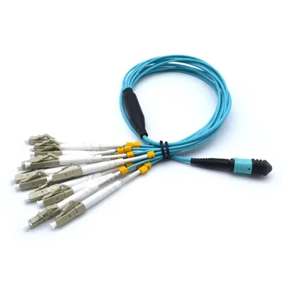 OM4 kelių skaidulų 100 Gb daugiamodis 50/125 šviesolaidinis MTP/MPO kabelis su LC Breakout 12 pluošto